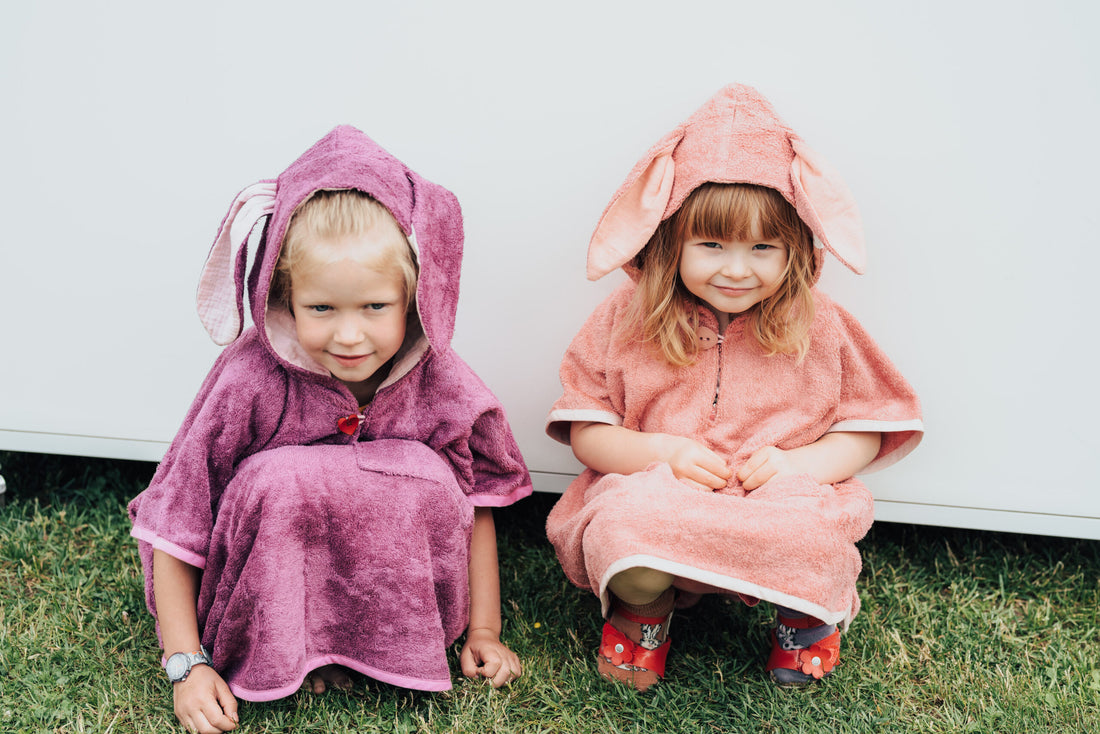 Kurzarm-Poncho RABBIT für Kinder, Größe 122-150 – Detailansicht 3