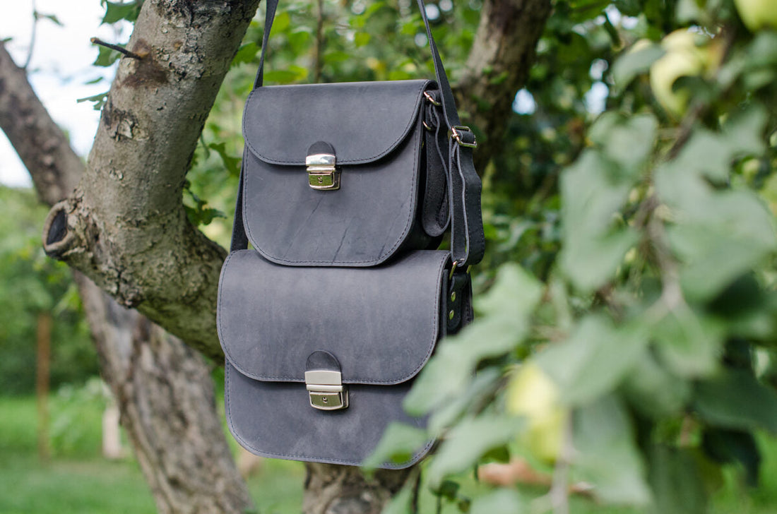 Große Satteltasche aus Naturleder – Grau – Detailansicht 5