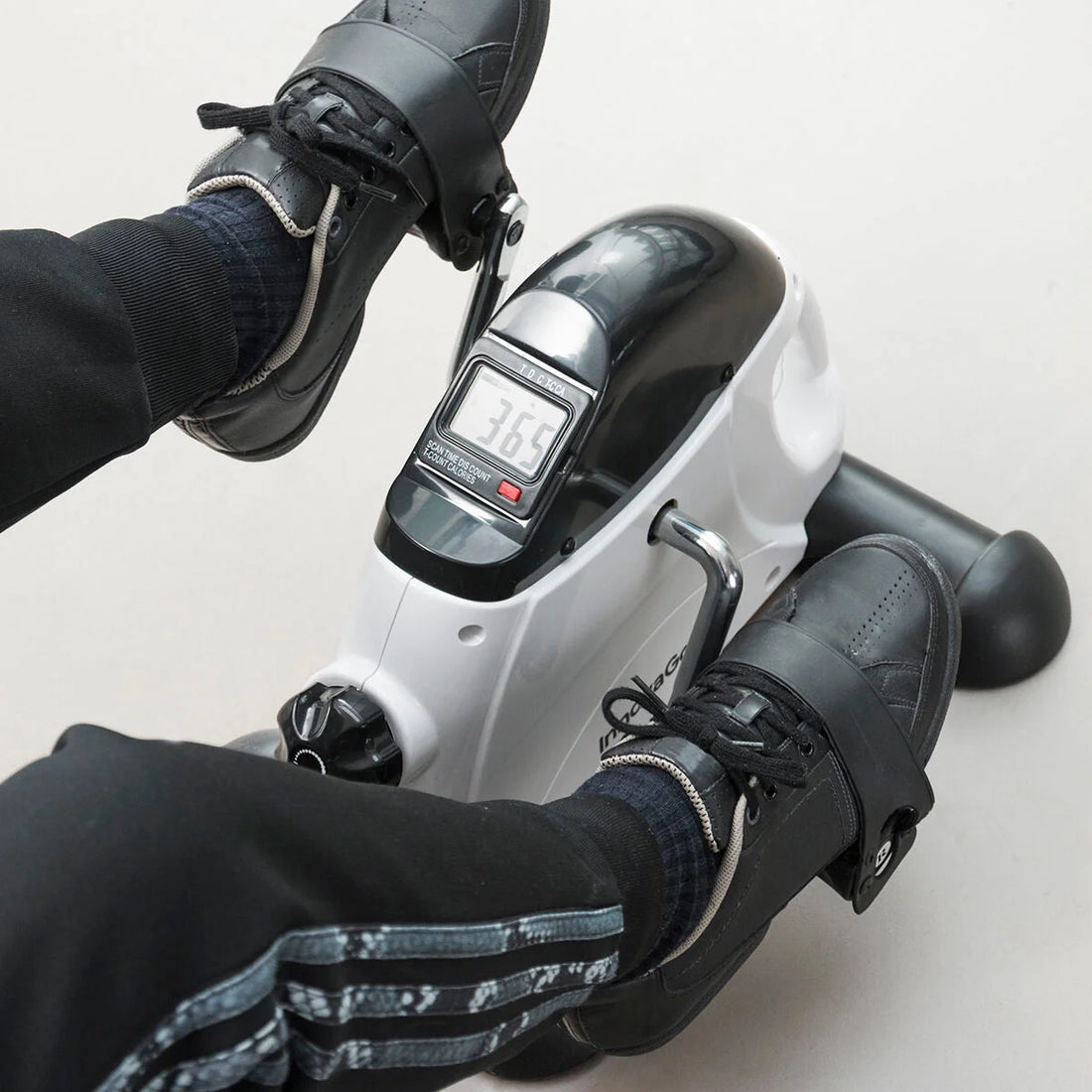 Fipex Arm- und Beinpedaltrainer mit LCD-Anzeige – Detailansicht 2