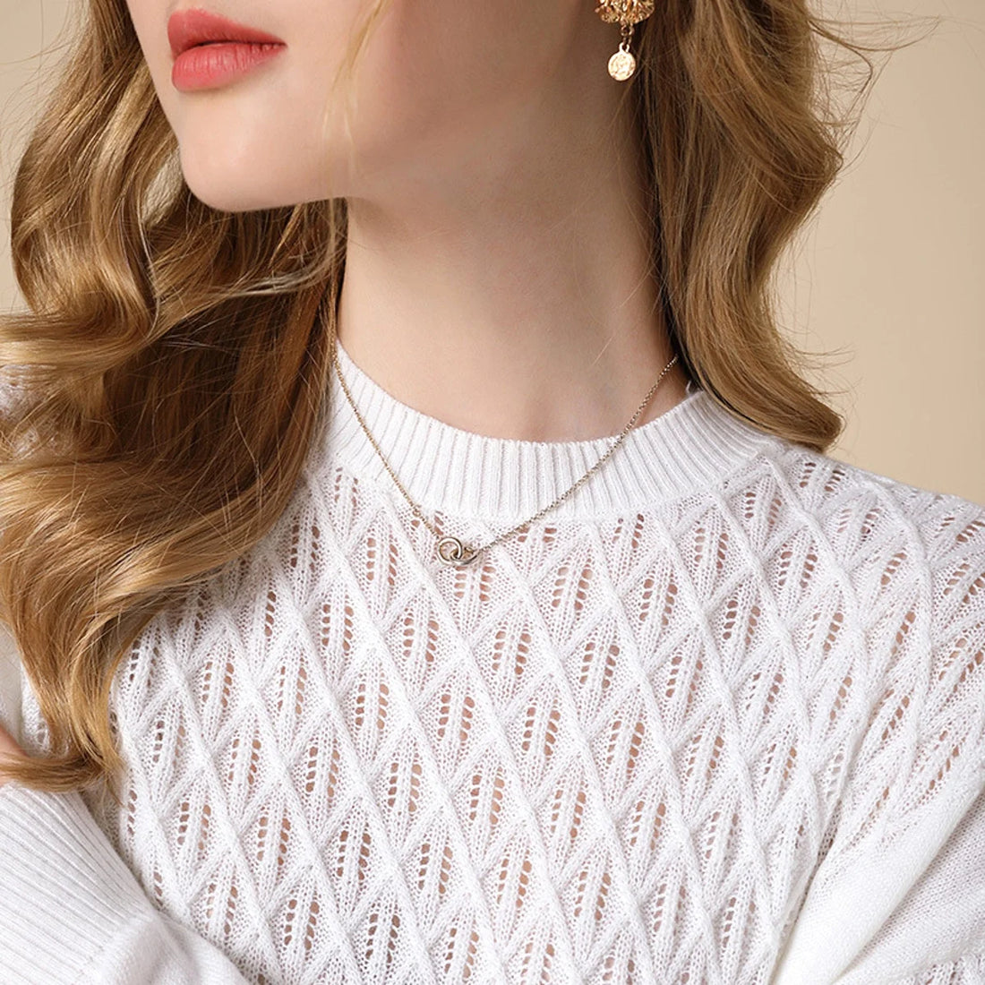 Damen Lochstrickpullover mit Stehkragen – Detailansicht 3