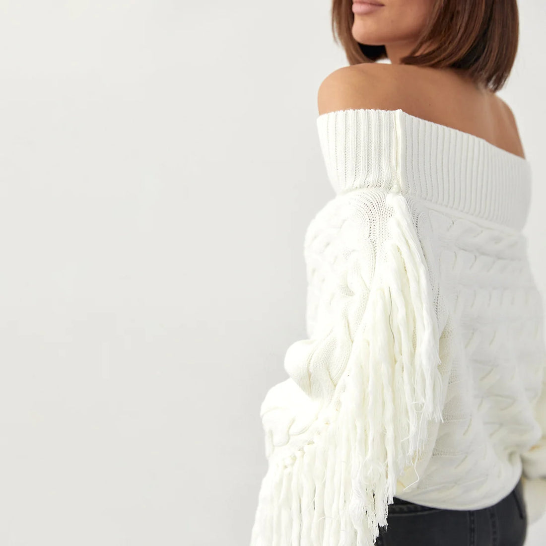 Damen Wollpullover mit Fransen – Detailansicht 1