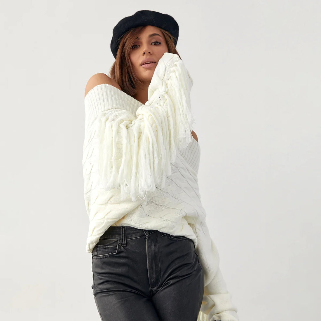 Damen Wollpullover mit Fransen – Detailansicht 3