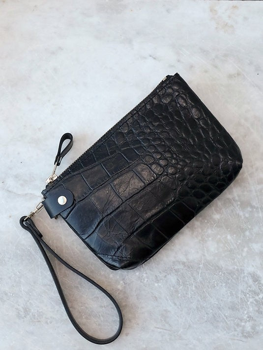 POUCH Geldbörse mit Handgelenkschlaufe – Schwarz Alligator – Detailansicht 5