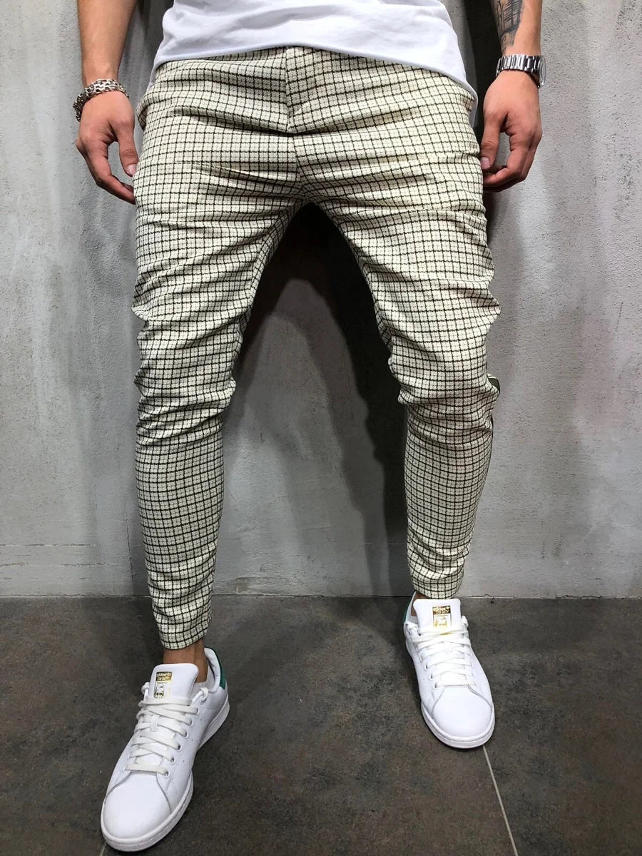 Herren Slim-Fit Sporthose mit Seitenstreifen – Detailansicht 4