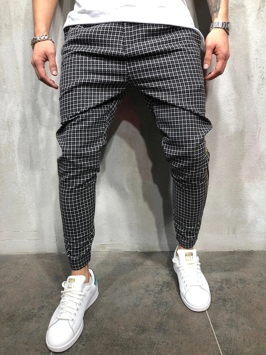 Herren Slim-Fit Sporthose mit Seitenstreifen – Detailansicht 1