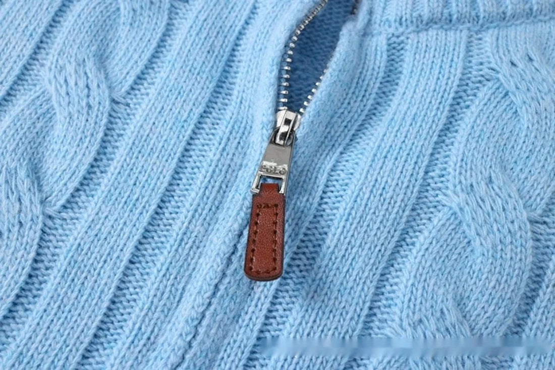 Herren Zopfstrickpullover mit halbem Reißverschluss – Detailansicht 4