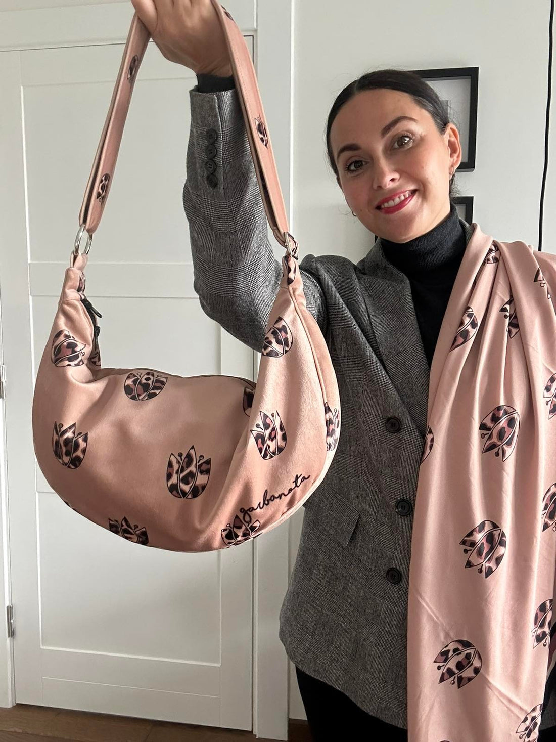 Hobo-Handtasche – Braun Leopard Tulpen – Detailansicht 2