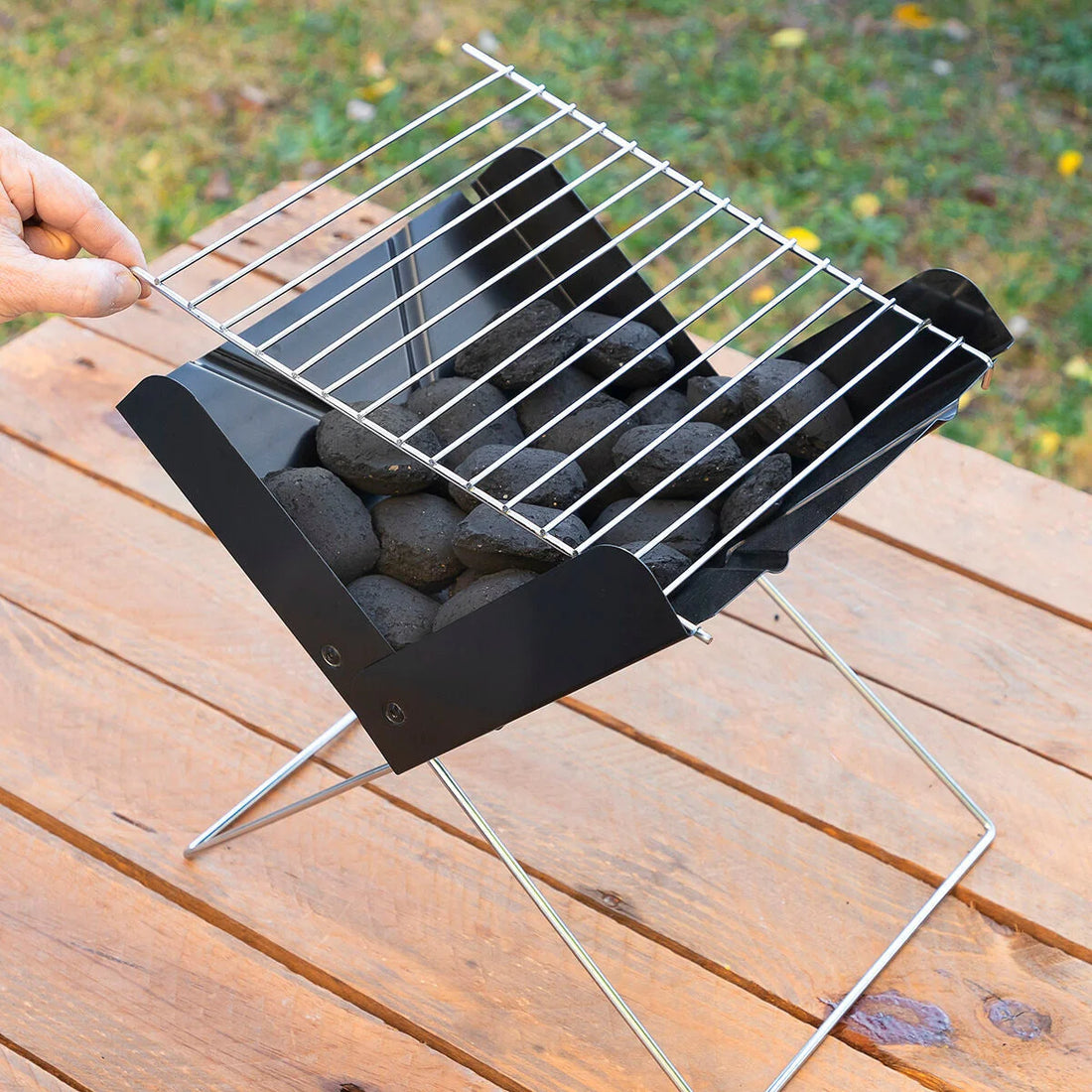 Tragbarer klappbarer Mini-Holzkohlegrill Foldecue – Detailansicht 3