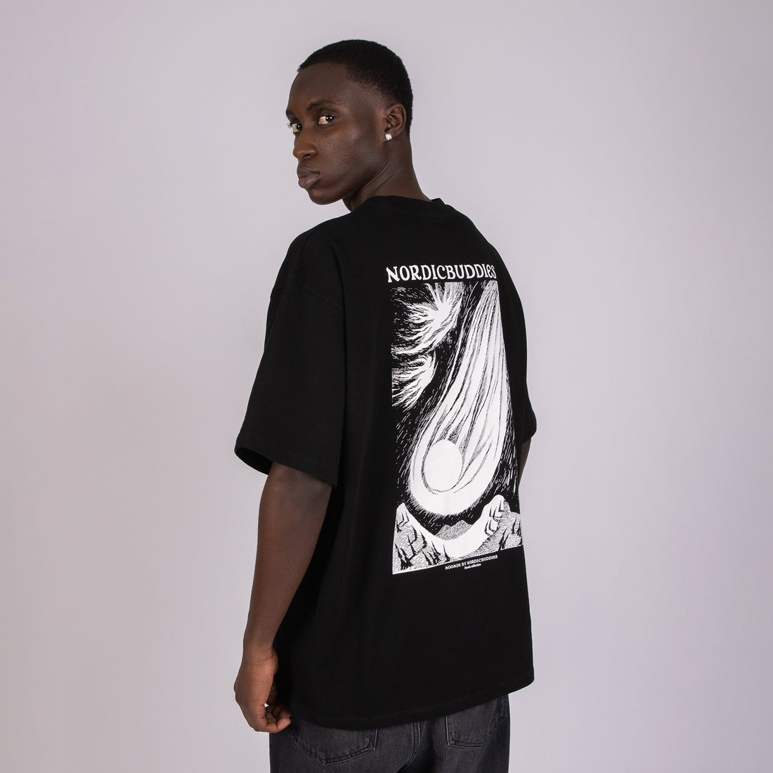 Novels Unisex T-Shirt – Schwarz – Detailansicht 4