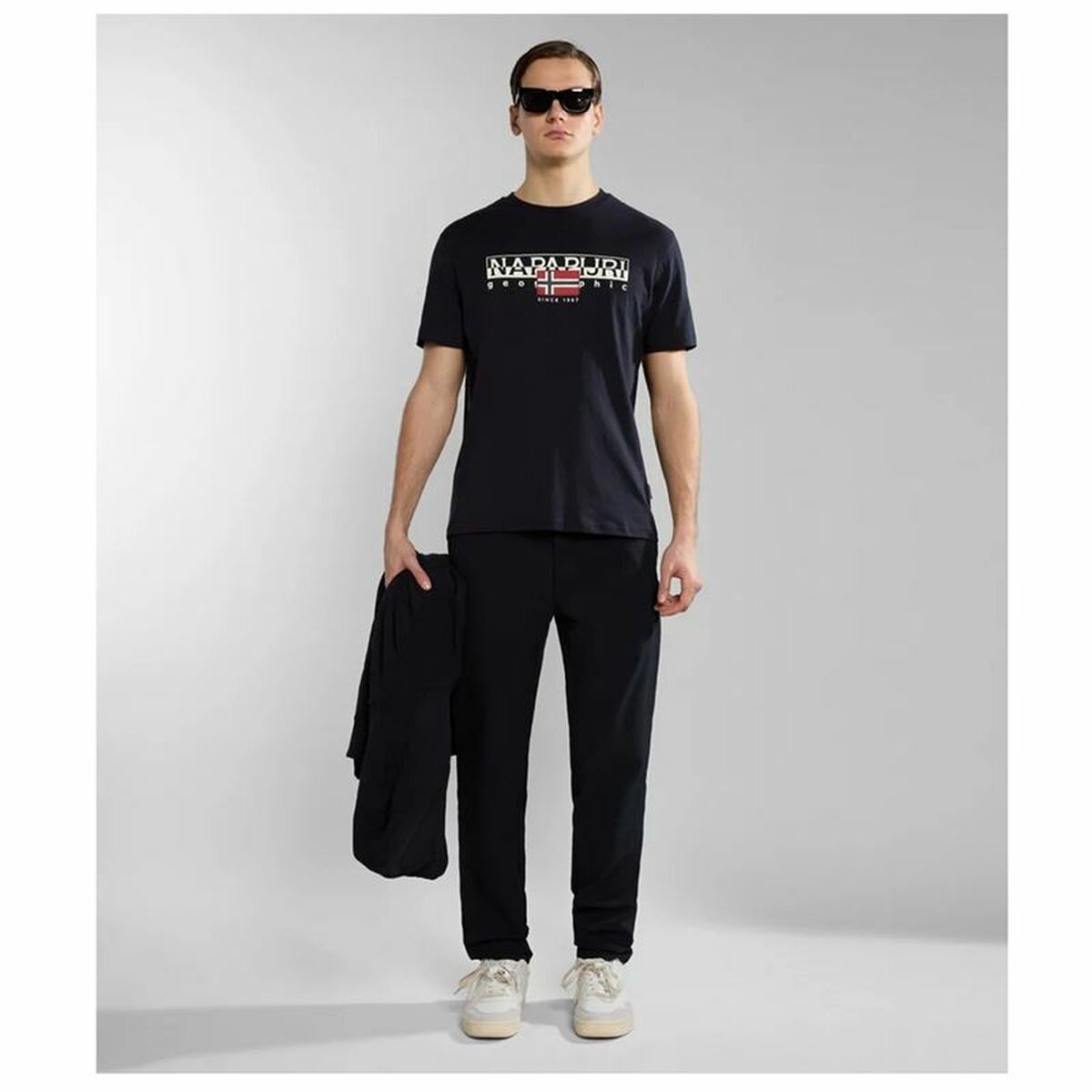 V6H7E41A19550B35BEBE05162F8392998E7R4666880P4