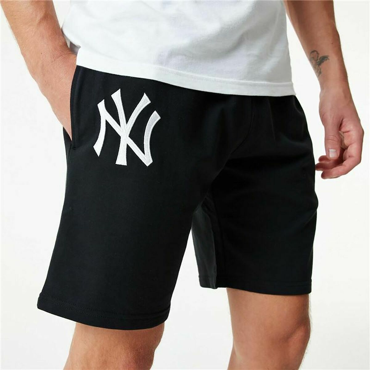 Sport Shorts New Era Essentials New York Yankees Schwarz - AWK Flagship