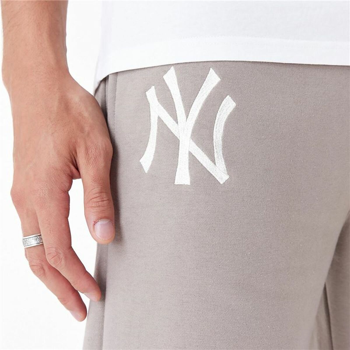 Lange Sporthose New Era League Essential New York Yankees Braun Herren - AWK Flagship