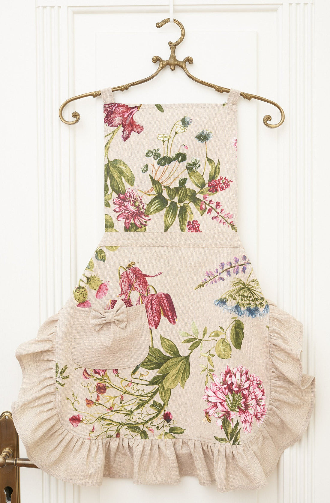 Damenschürze mit Rüschen und Tasche – Botanico – Detailansicht 2