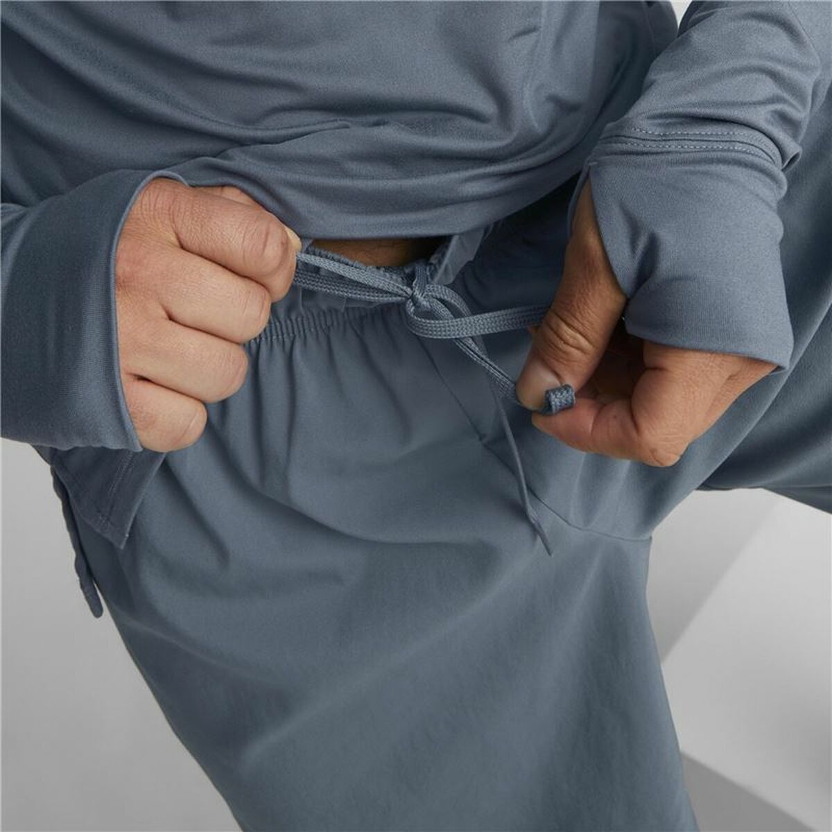 V11HEE112921232E24EBEDF9738D5232957AR4766770P4