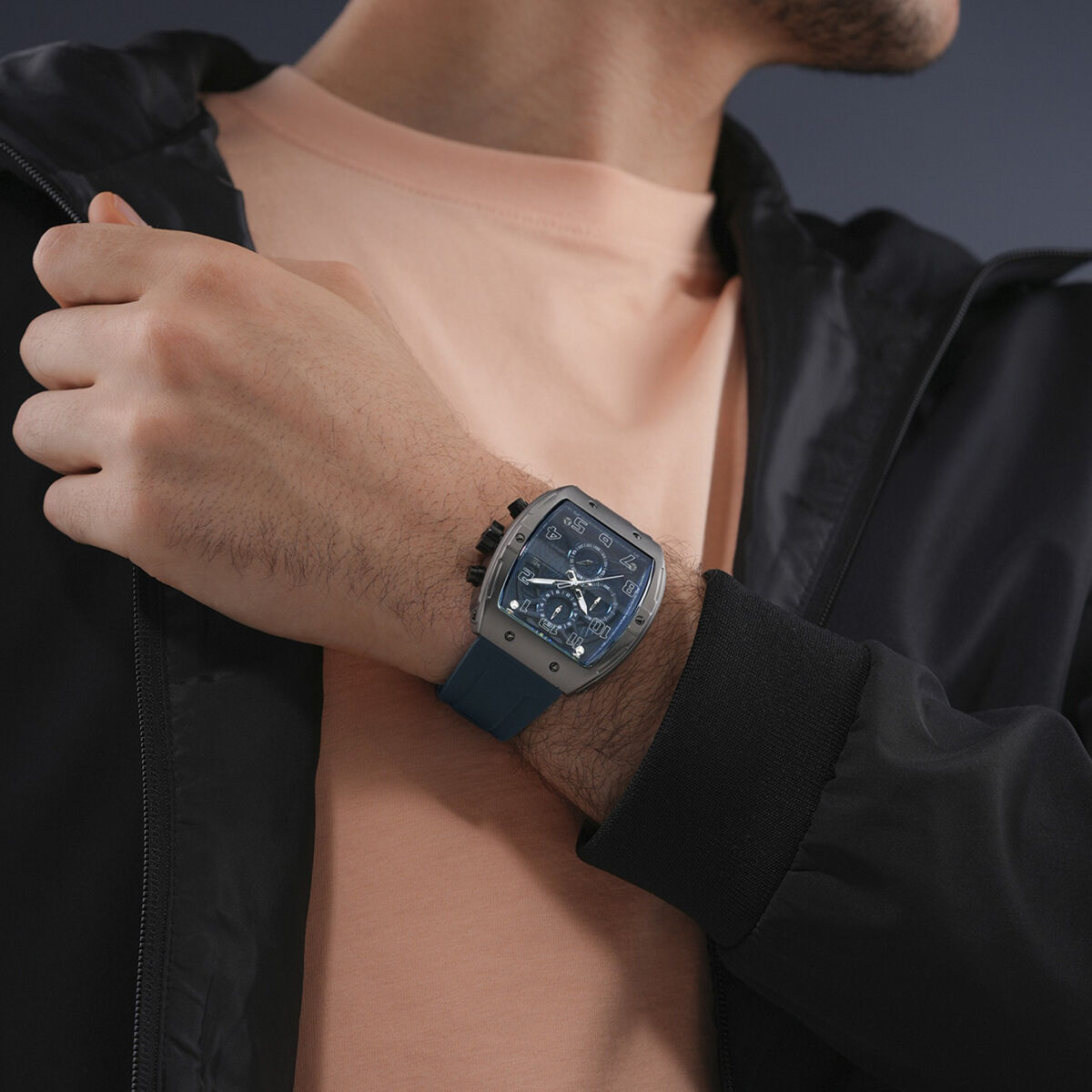 V5HB933EA787F3C643D0BF94402B157D5C9R5663740P5