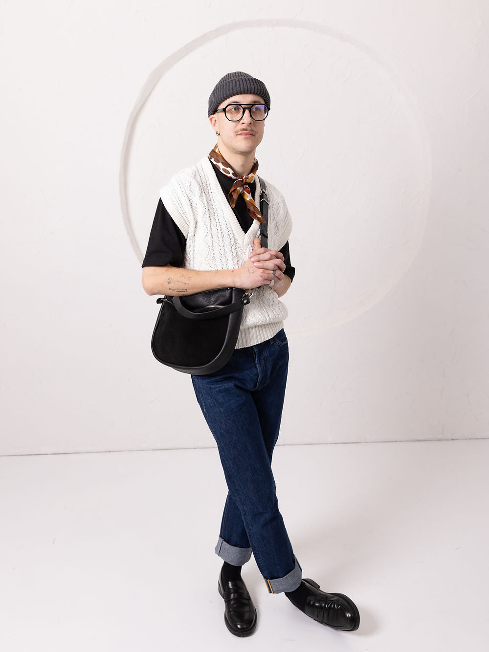 Lederhandtasche STELLA – Schwarz & Suede – Produktansicht 2
