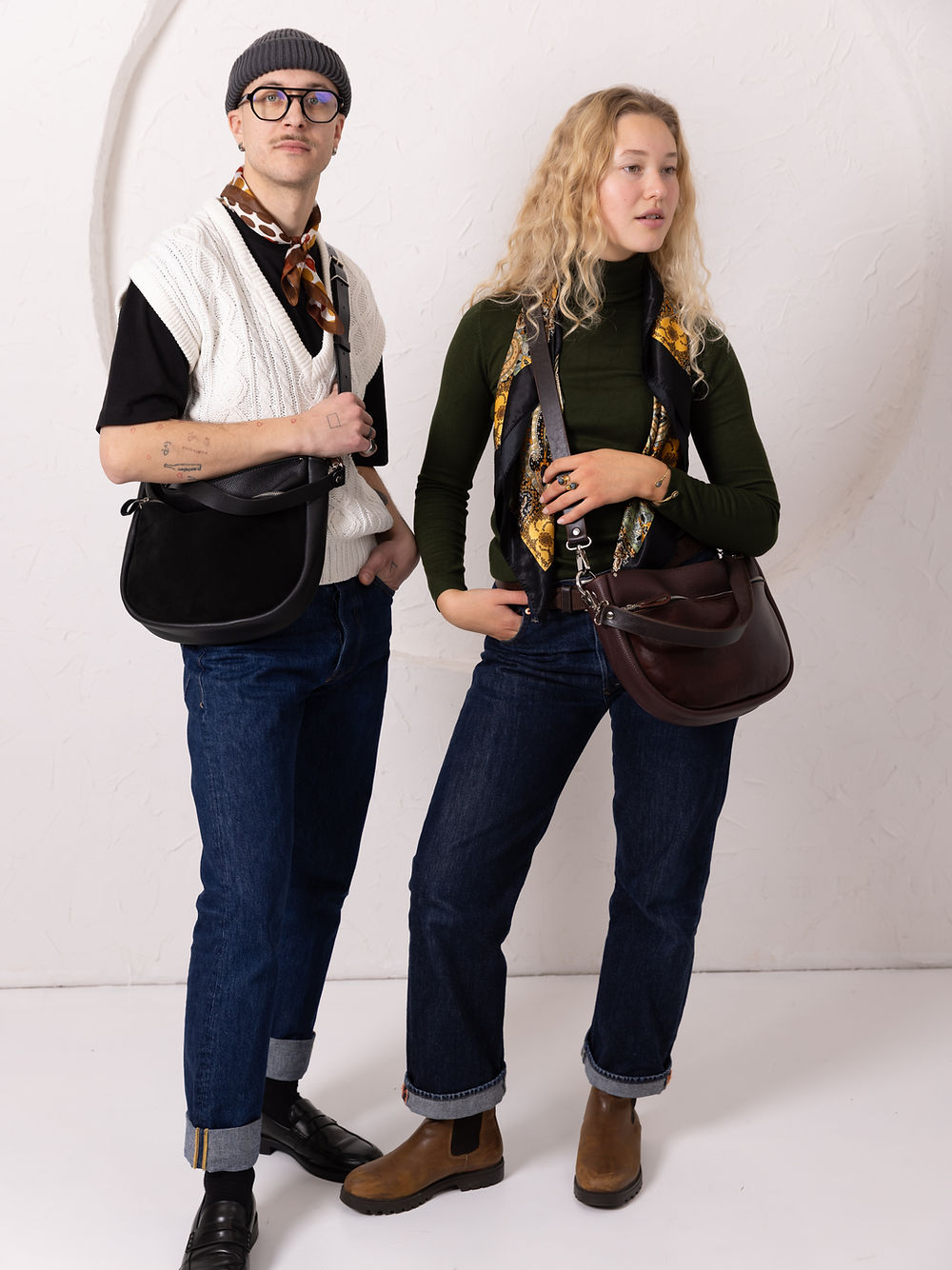 Lederhandtasche STELLA – Schwarz & Suede – Detailansicht 5