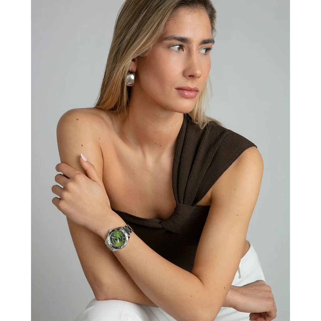 V4HEAA9C0ACEDF0B5E0EAAC8EDF5F91648FR6732850P4