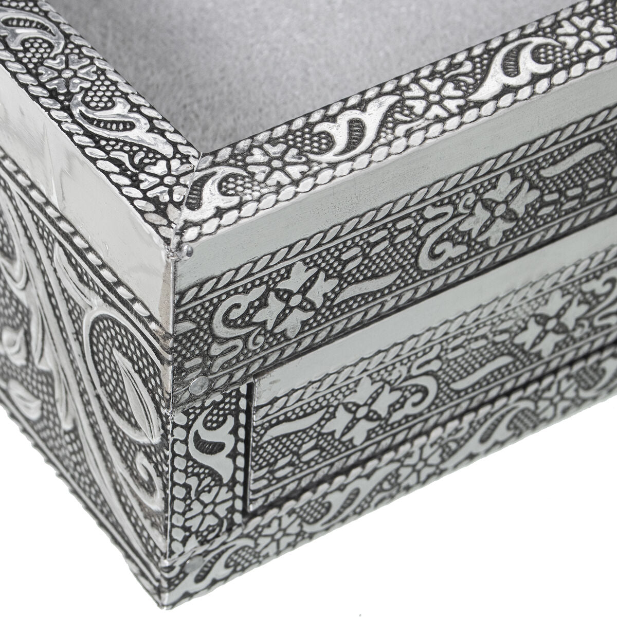 Box-Schmuckkästchen Alexandra House Living Silberfarben Metall 18 x 9 x 13 cm - AWK Flagship