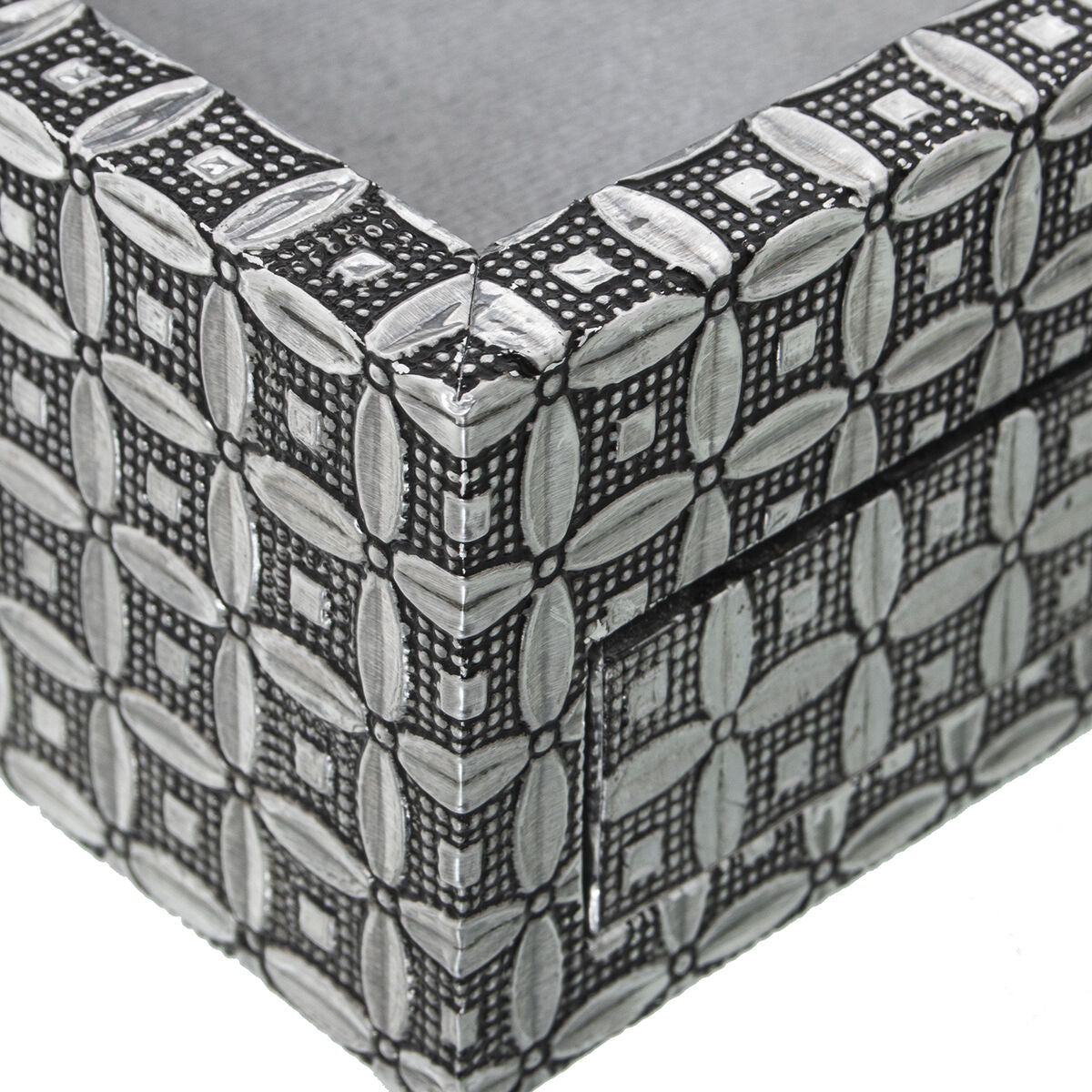 Box-Schmuckkästchen Alexandra House Living Silberfarben Metall 18 x 9 x 13 cm - AWK Flagship