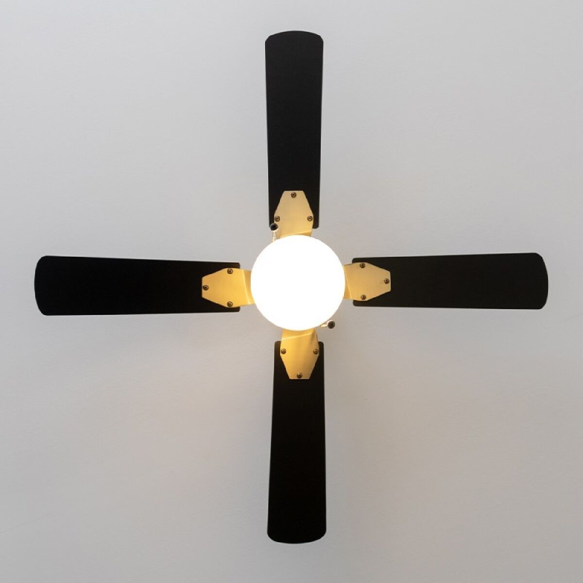 Deckenventilator mit Lampe Cecotec EnergySilence Aero 450 Schwarz Gold 50 W - AWK Flagship