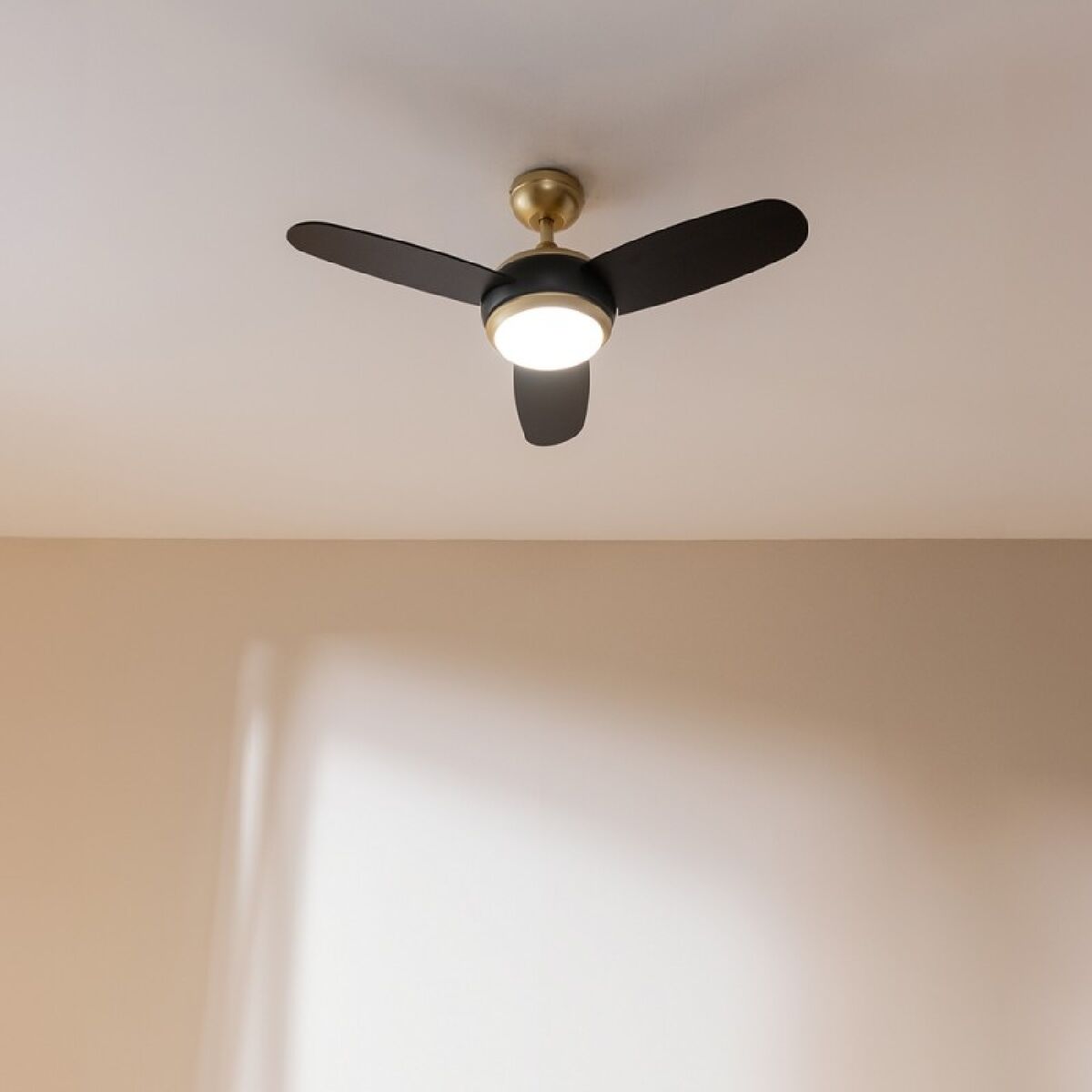 Deckenventilator mit Lampe Cecotec EnergySilence Aero 4265 Schwarz Gold 18 W 65 W - AWK Flagship