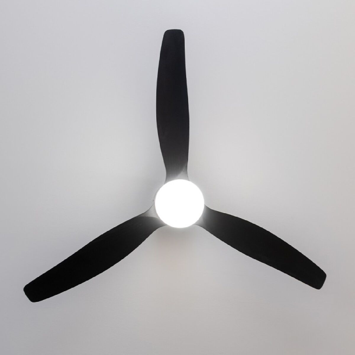 Deckenventilator mit Lampe Cecotec EnergySilence Aero 5600 Aqua Schwarz 20 W 40 W - AWK Flagship