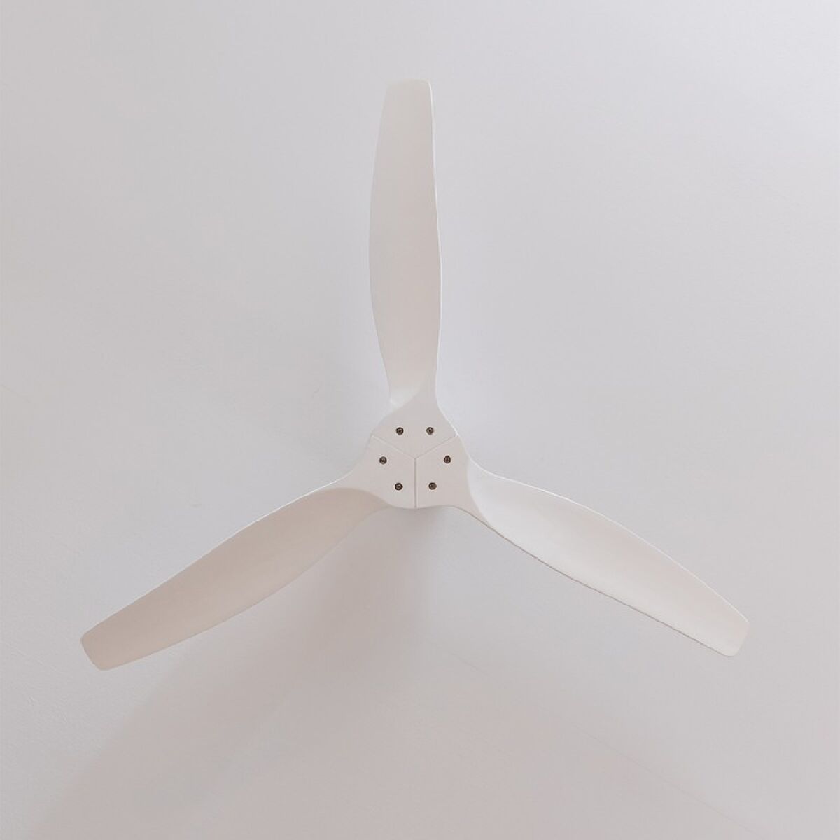 Deckenventilator Cecotec EnergySilence Aero 5600 Weiß Braun 18 W 40 W Ø 132 cm - AWK Flagship