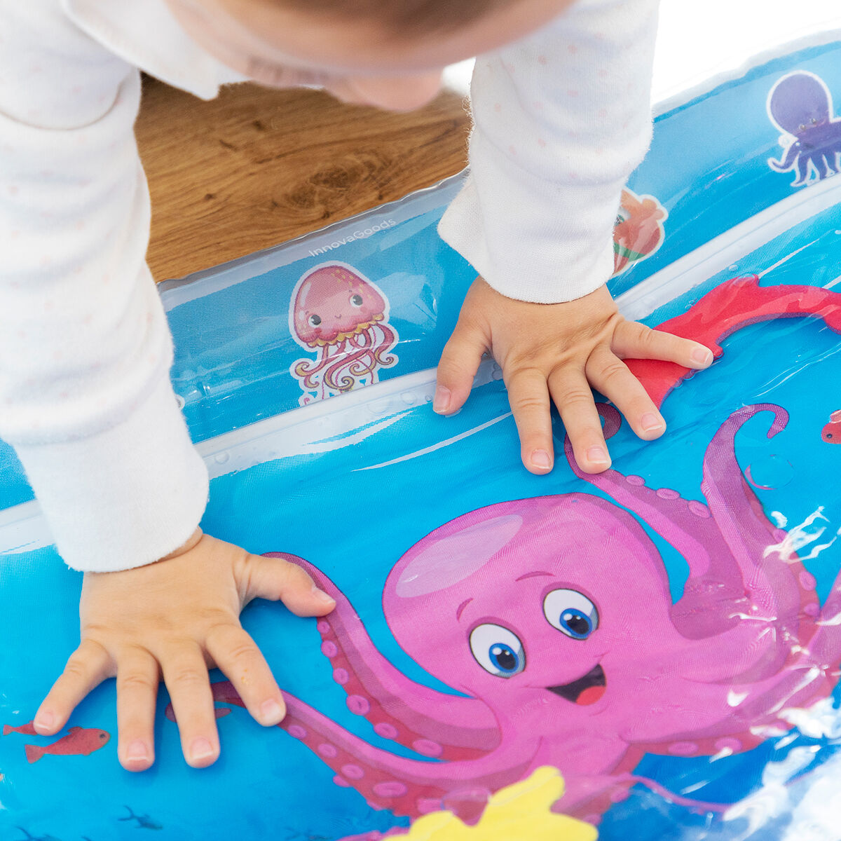Kaufe Aufblasbare Wasser-Spielmatte für Babys Wabbly InnovaGoods bei AWK Flagship um € 27.00