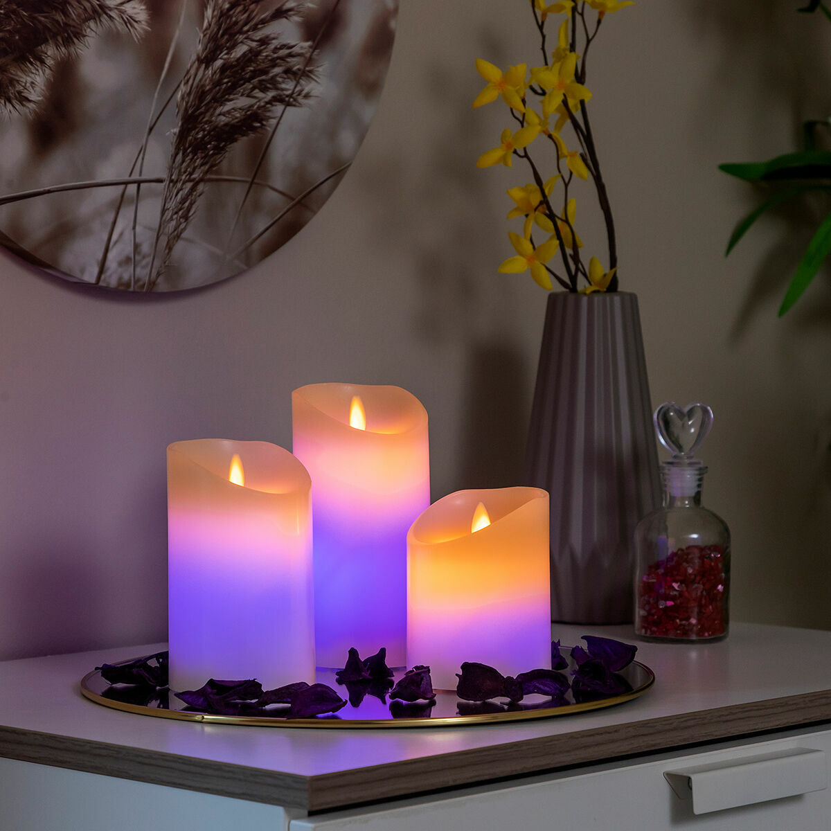 Kaufe Mehrfarbige LED-Kerzen Flammeneffekt mit Fernbedienung Lendles InnovaGoods 3 Stück bei AWK Flagship um € 35.00