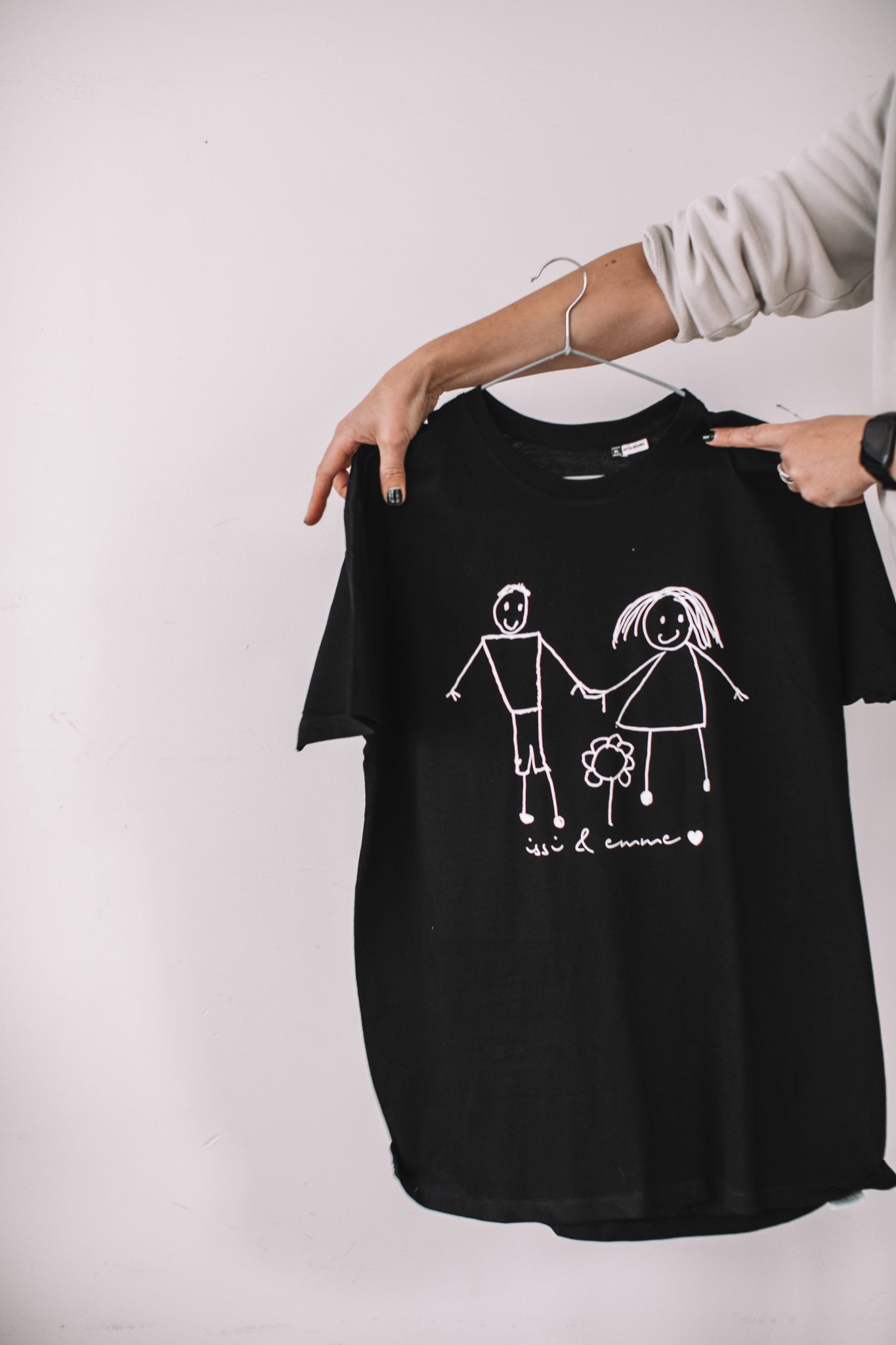 T-Shirt mit der Zeichnung Ihres Kindes – Produktansicht 5