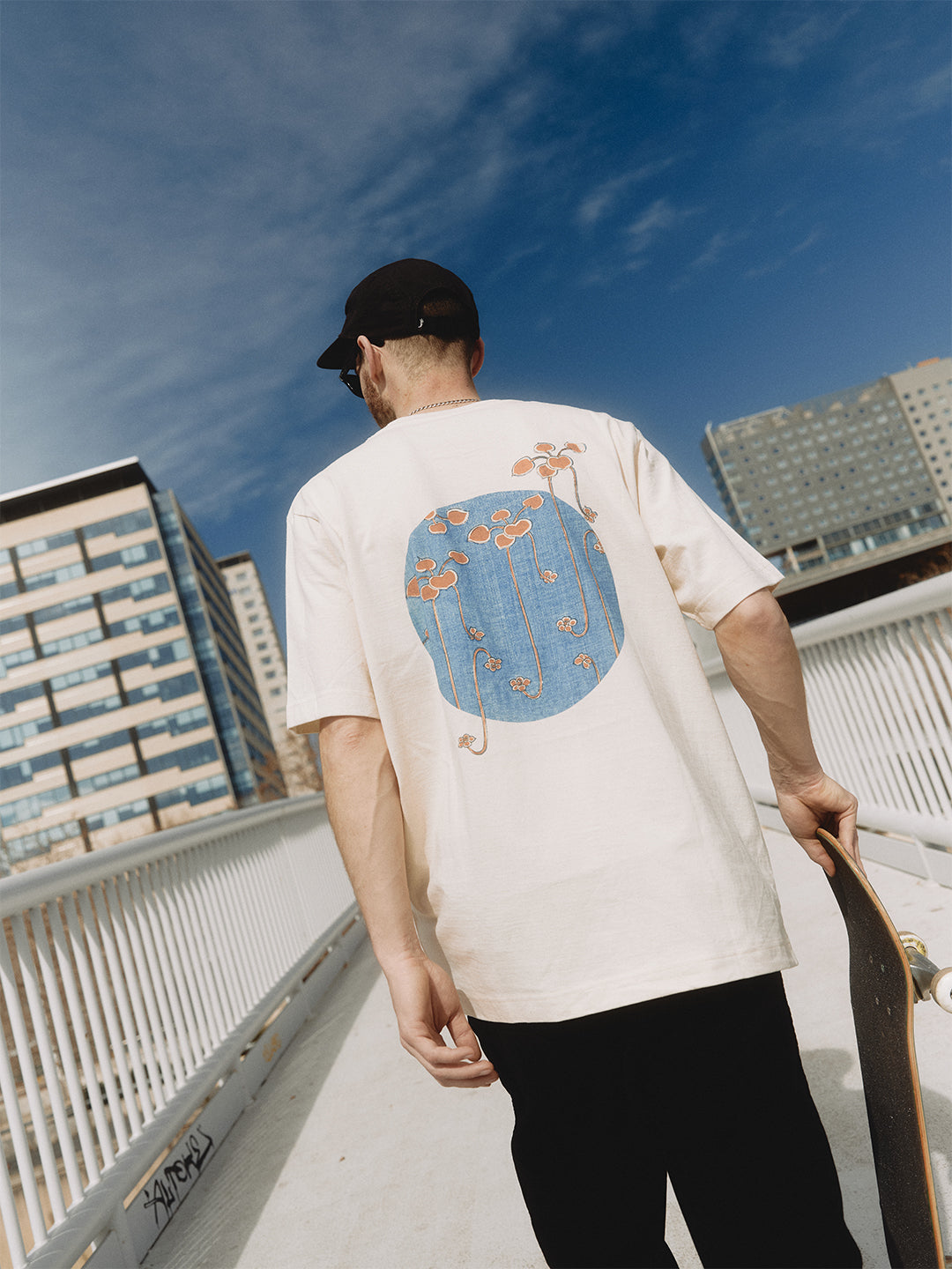 Schweres Premium-T-Shirt "Bijutsu Sekai" von Watanabe Seitei (1893-1896) – Produktansicht 5