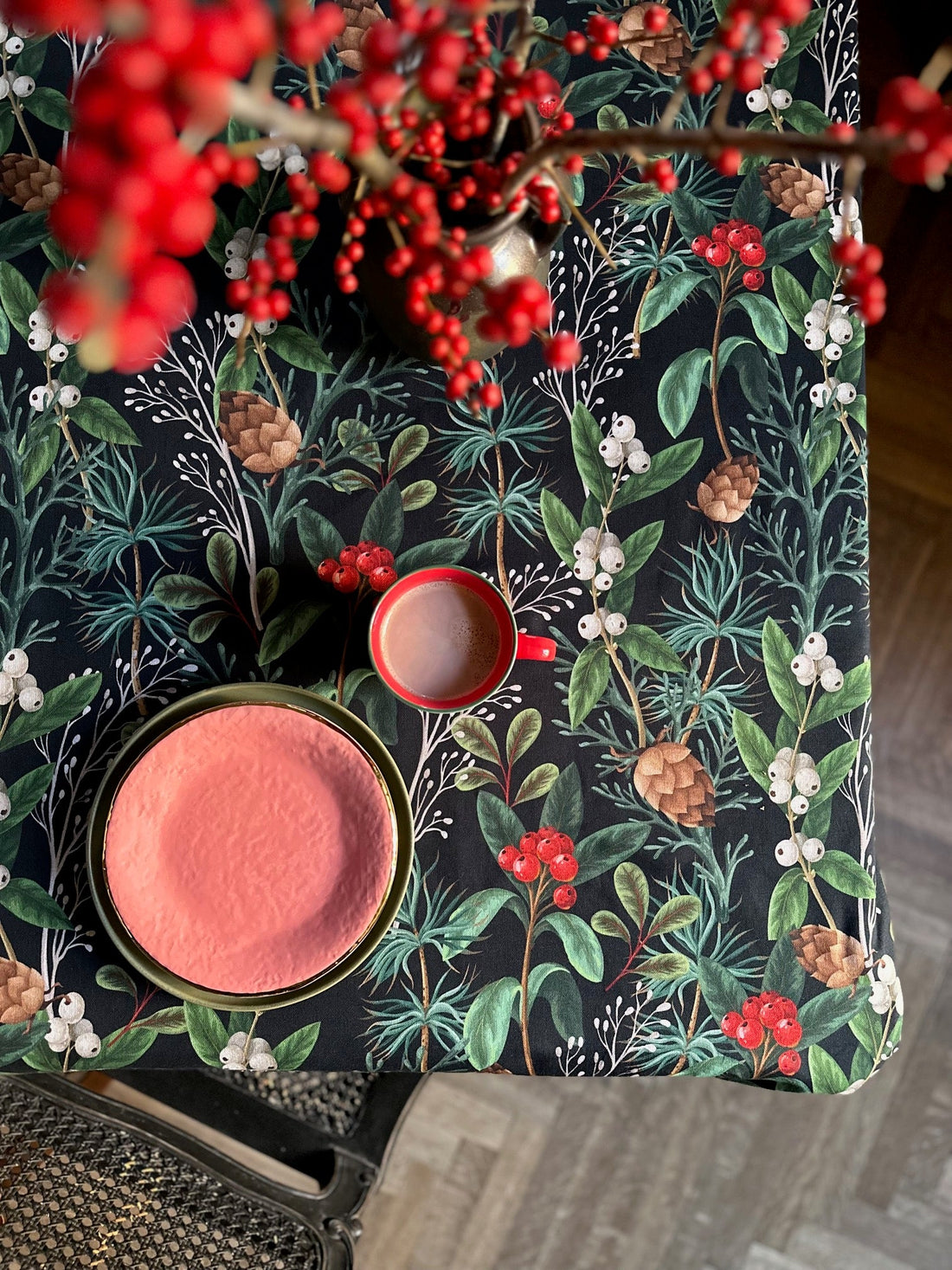Rechteckige Tischdecke mit Weihnachtsmotiv – Christmas Forest – Detailansicht 1