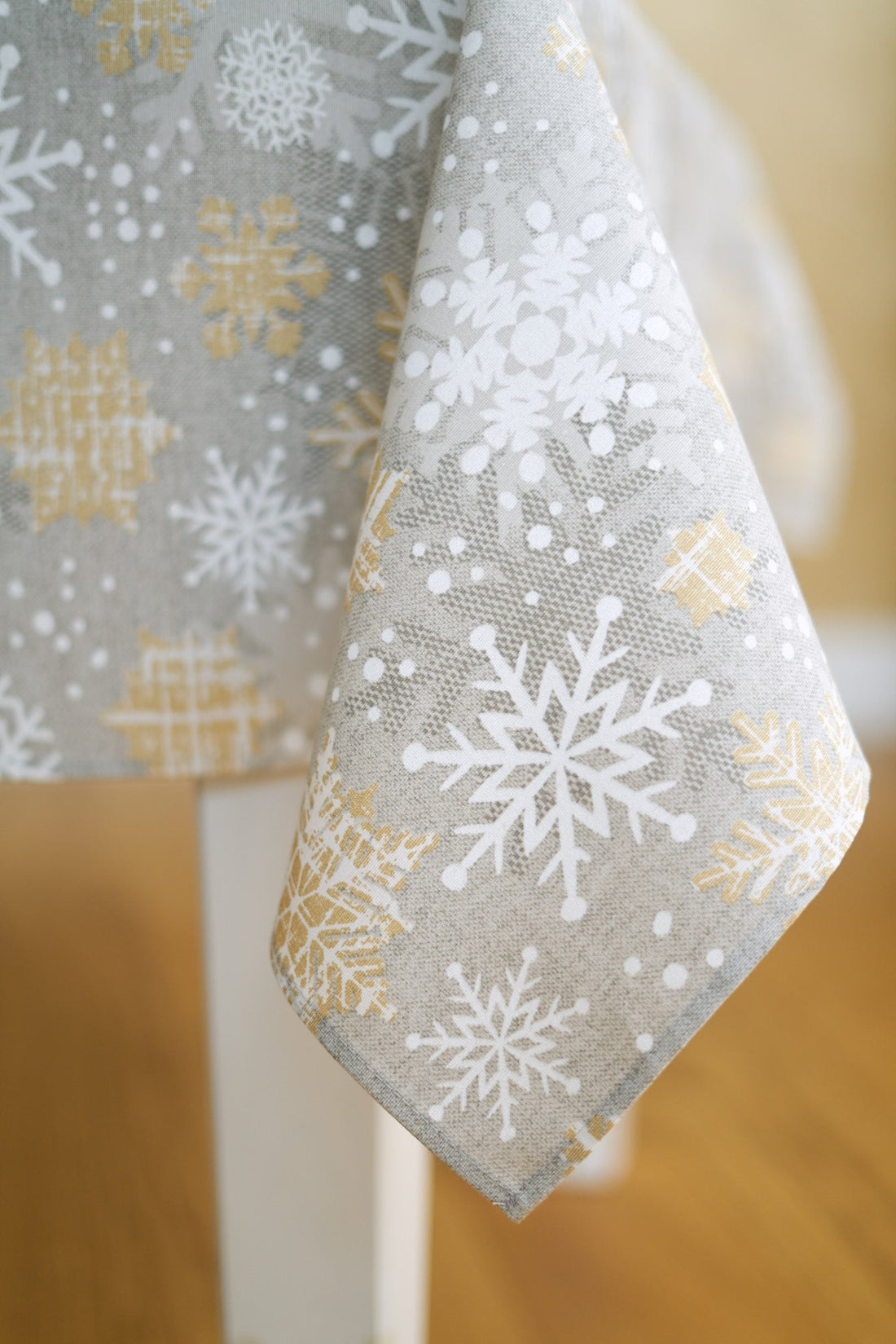 Rechteckige Tischdecke mit Wintermotiv Schneeflocken – Detailansicht 1