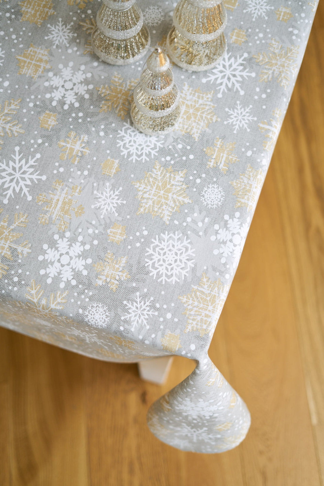 Rechteckige Tischdecke mit Wintermotiv Schneeflocken – Detailansicht 2