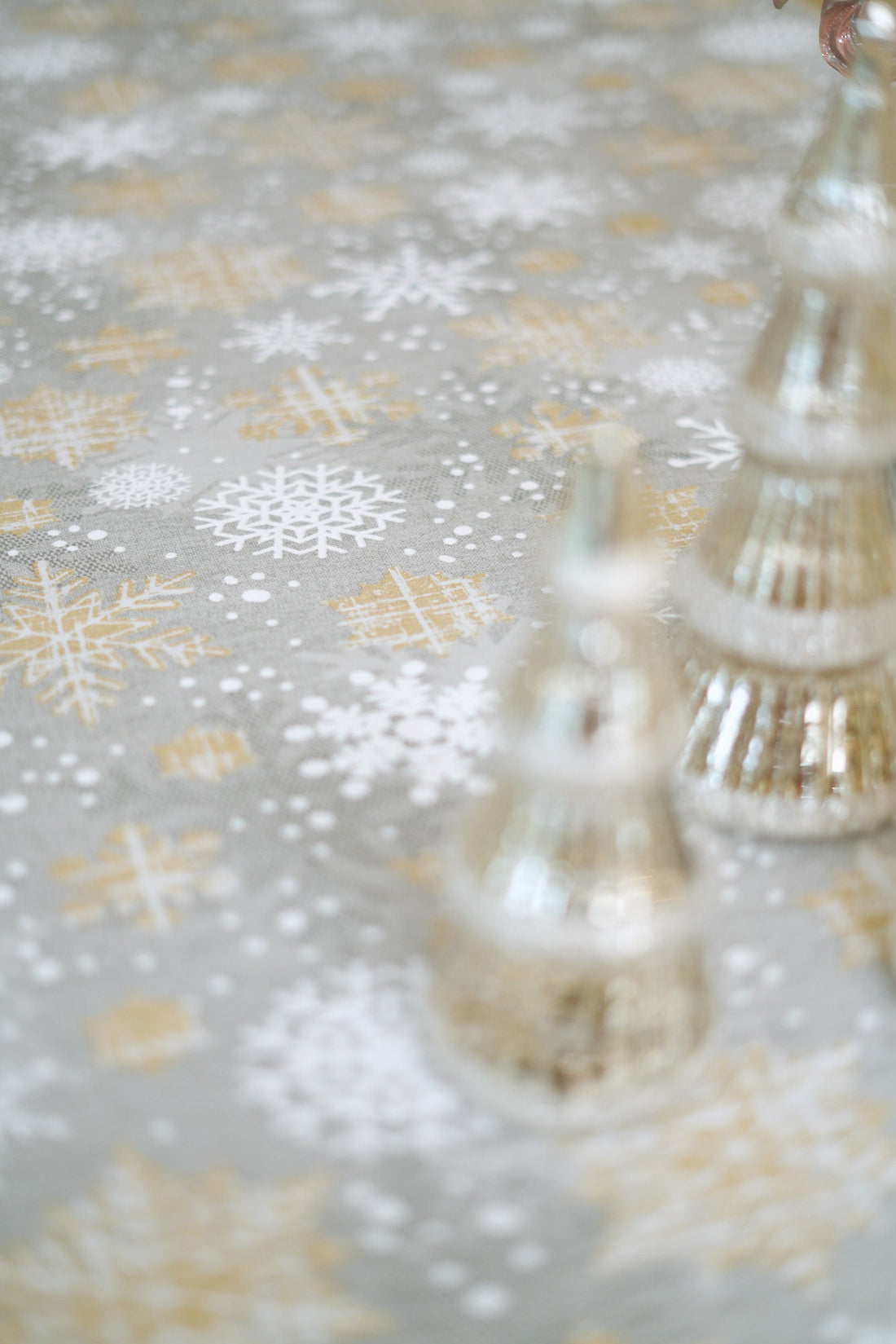 Rechteckige Tischdecke mit Wintermotiv Schneeflocken – Detailansicht 3
