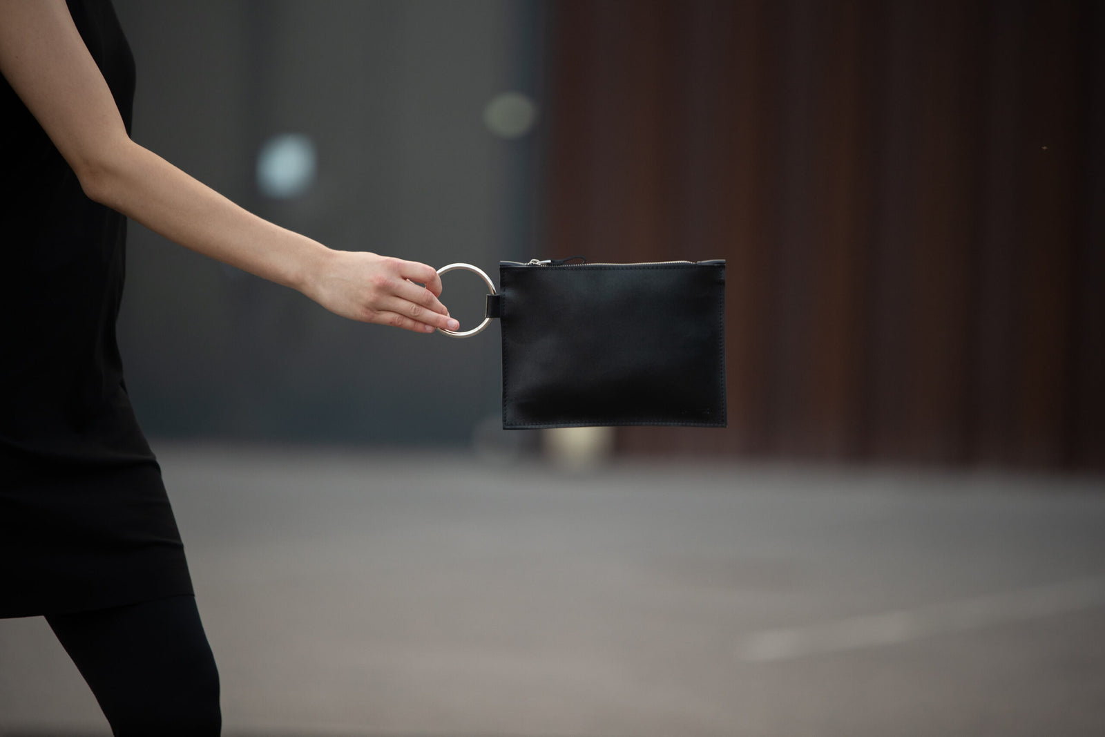 Clutch Nina mit a Ring Handle