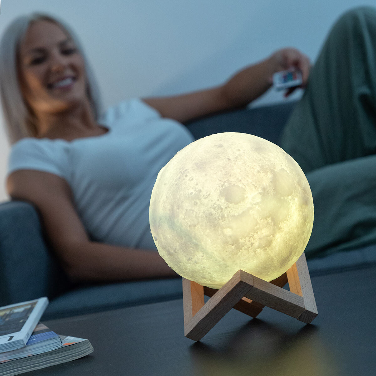 Wiederaufladbare LED Lampe Mond Moondy - AWK Flagship