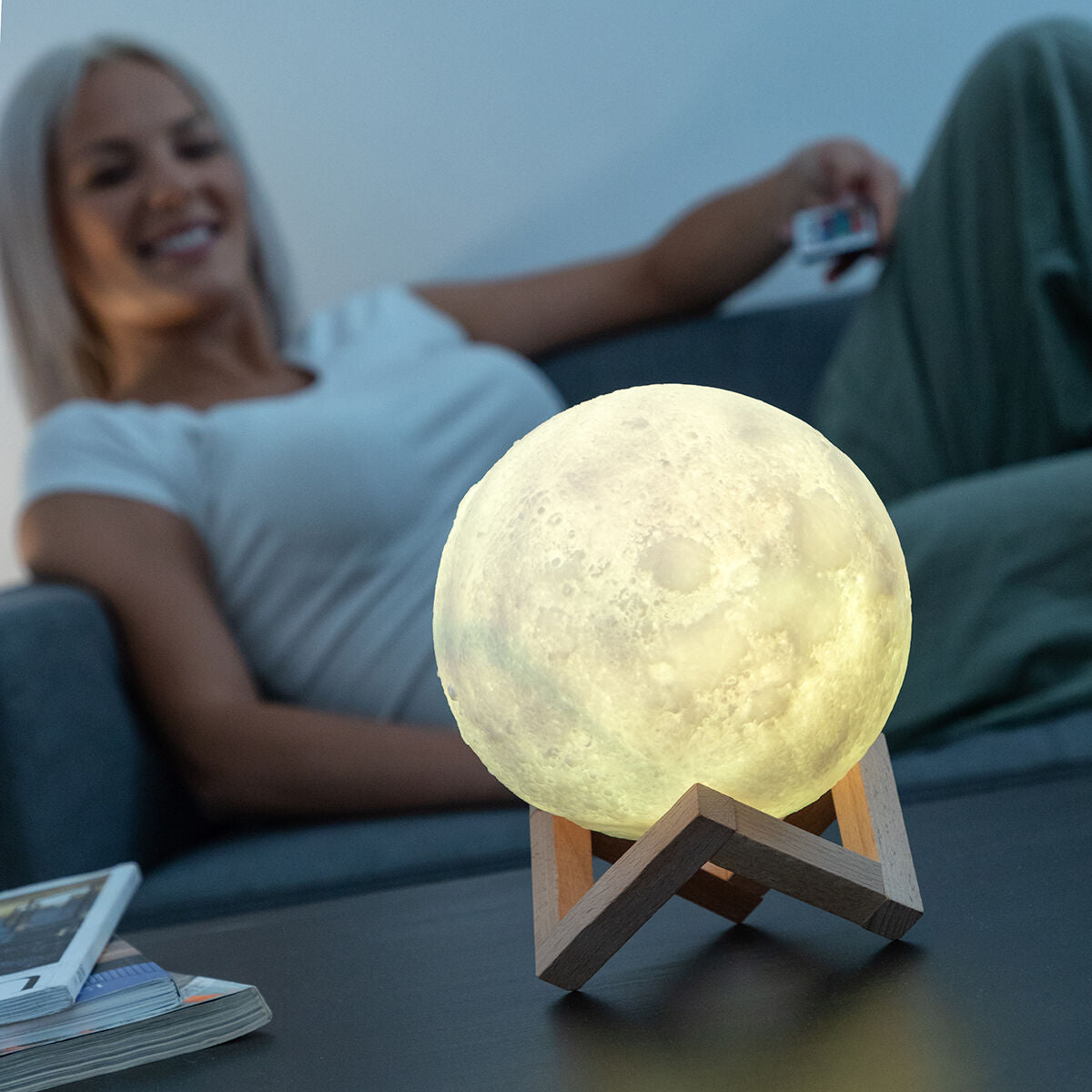 Kaufe Wiederaufladbare LED Lampe Mond Moondy InnovaGoods bei AWK Flagship um € 31.00