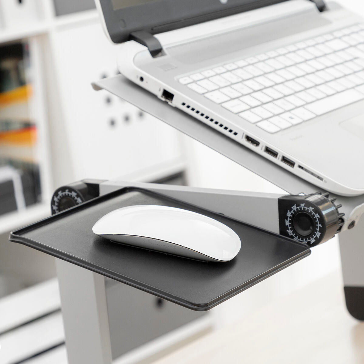 Kaufe Einstellbarer Laptop-Tisch mit mehreren Positionen Omnible InnovaGoods bei AWK Flagship um € 44.00