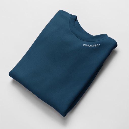 Bio-Baumwoll-Sweatshirt mit besticktem Kragen "Vanaisa" (EE) – Detailansicht 2