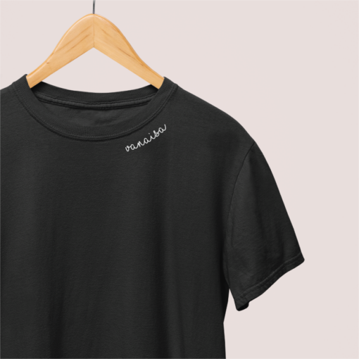 Bio-Baumwoll-T-Shirt mit besticktem Kragen "Vanaisa" (EE) – Detailansicht 3