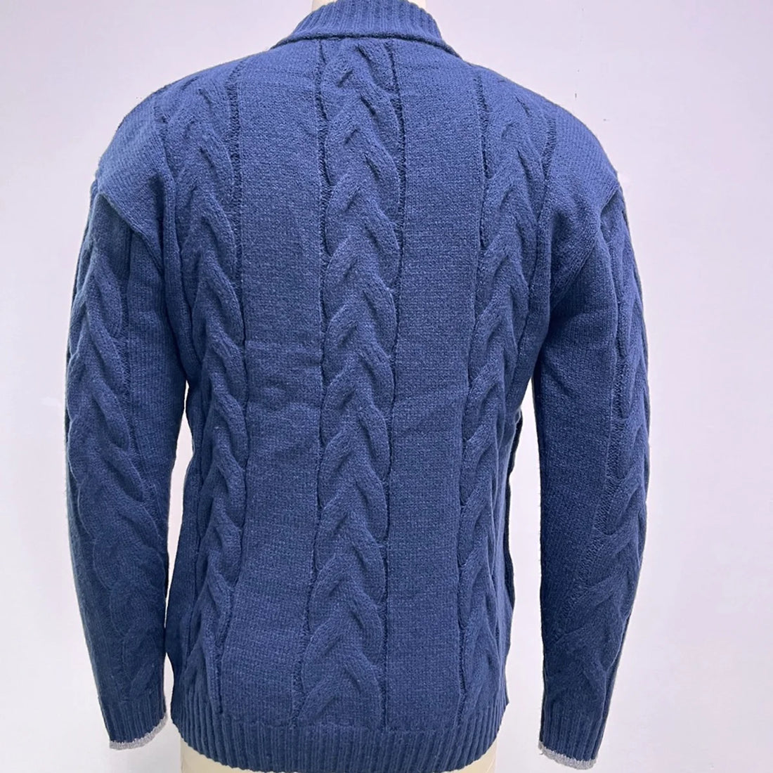 A.1 Herren Strickjacke mit Reißverschluss – Detailansicht 4
