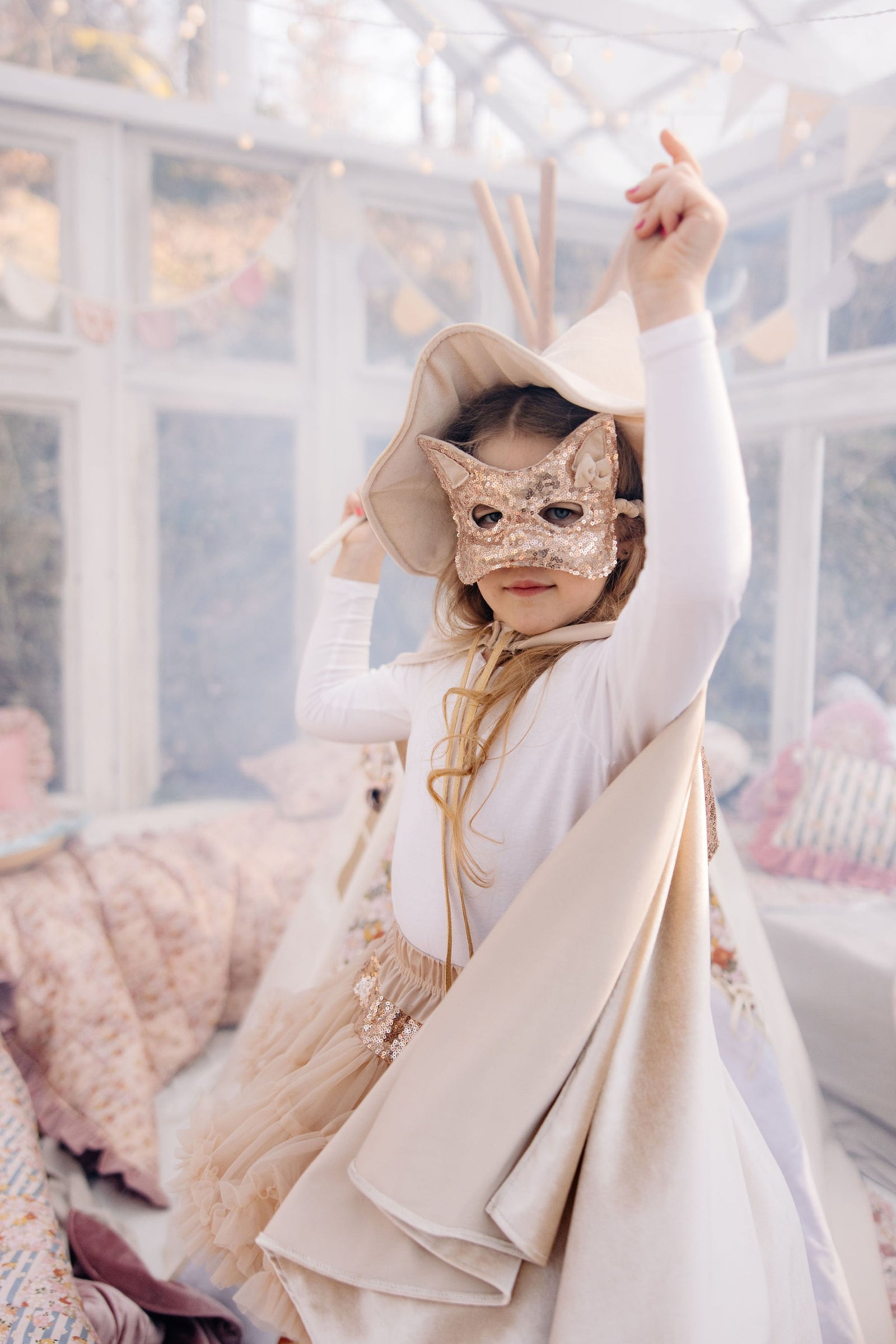 Katzenmaske mit Pailletten – Roségold
