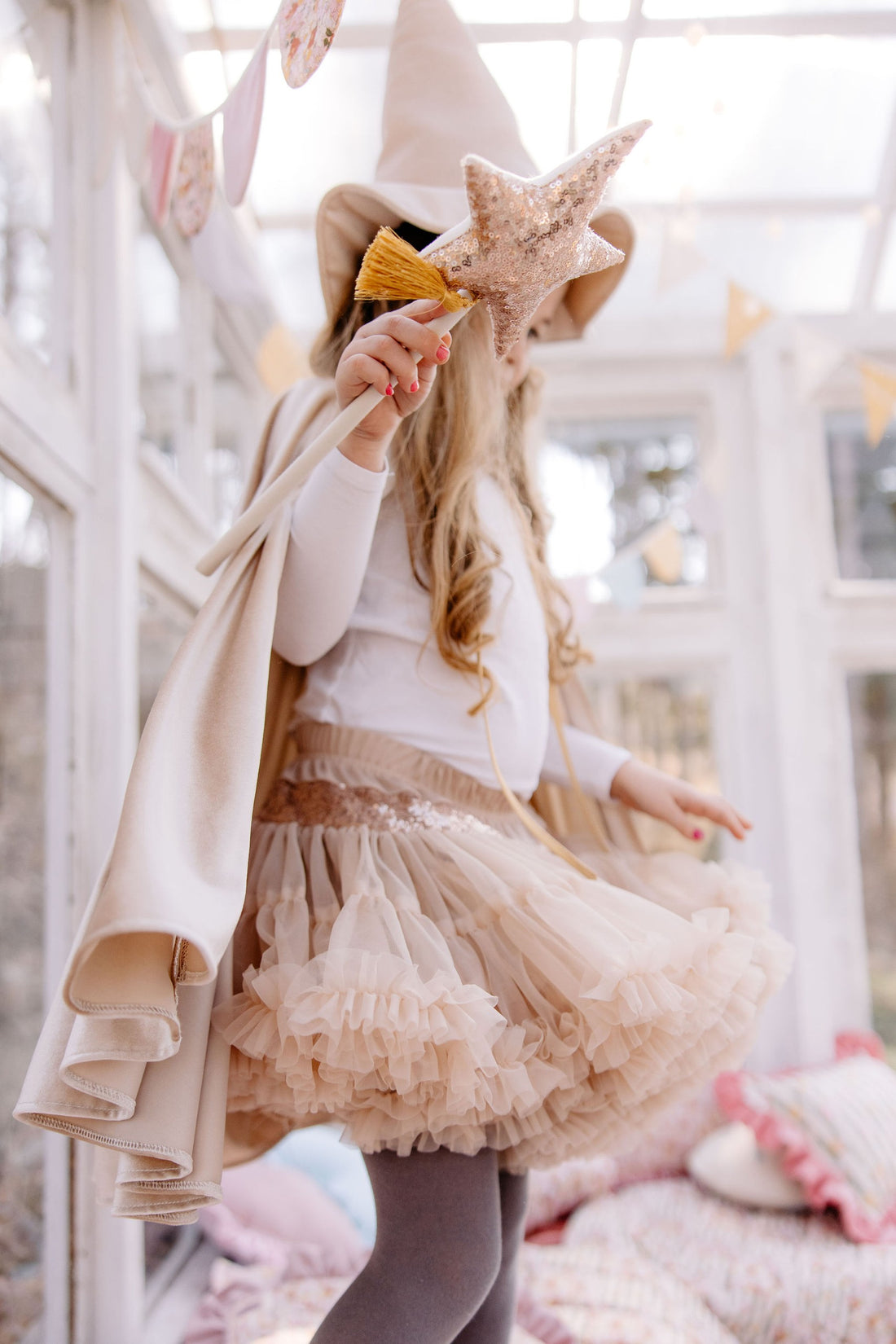 Katzenmaske mit Pailletten – Roségold – Detailansicht 4