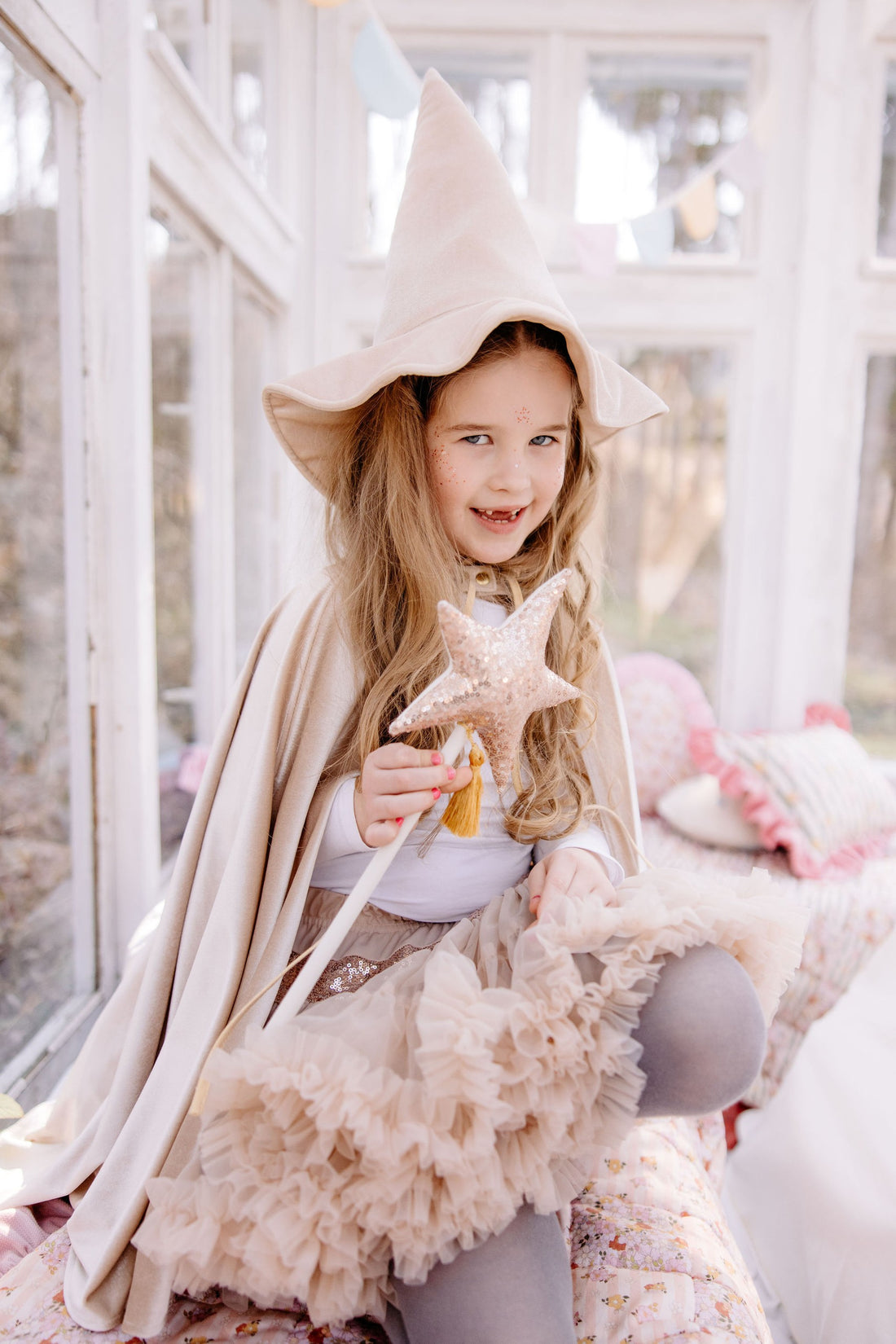 Katzenmaske mit Pailletten – Roségold – Detailansicht 3