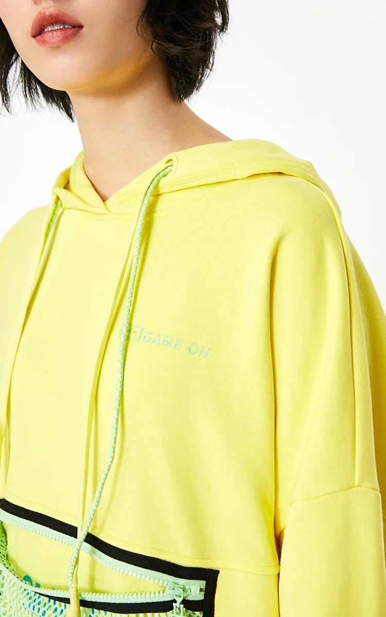 Damen Hoodie mit Mesh-Detail & Schriftzug – Produktansicht 2