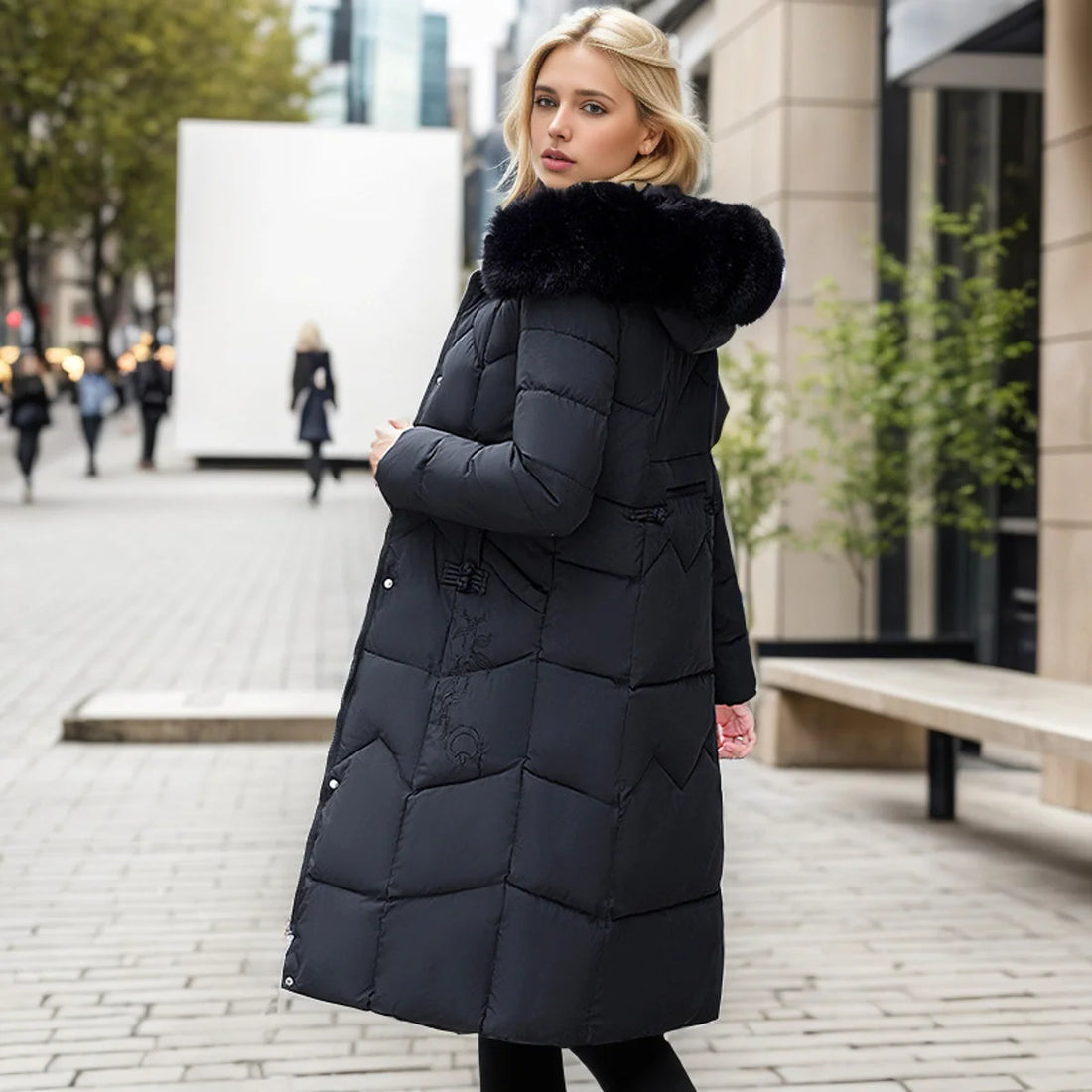 Damen langer Wintermantel mit Felloptik-Kragen – Detailansicht 5