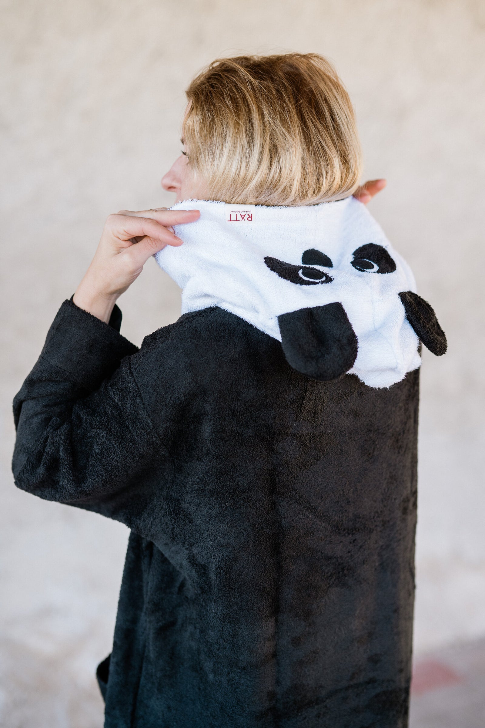 Unisex-Poncho PANDA aus OEKO-TEX Bambus-Frottee für Erwachsene – Produktansicht 2