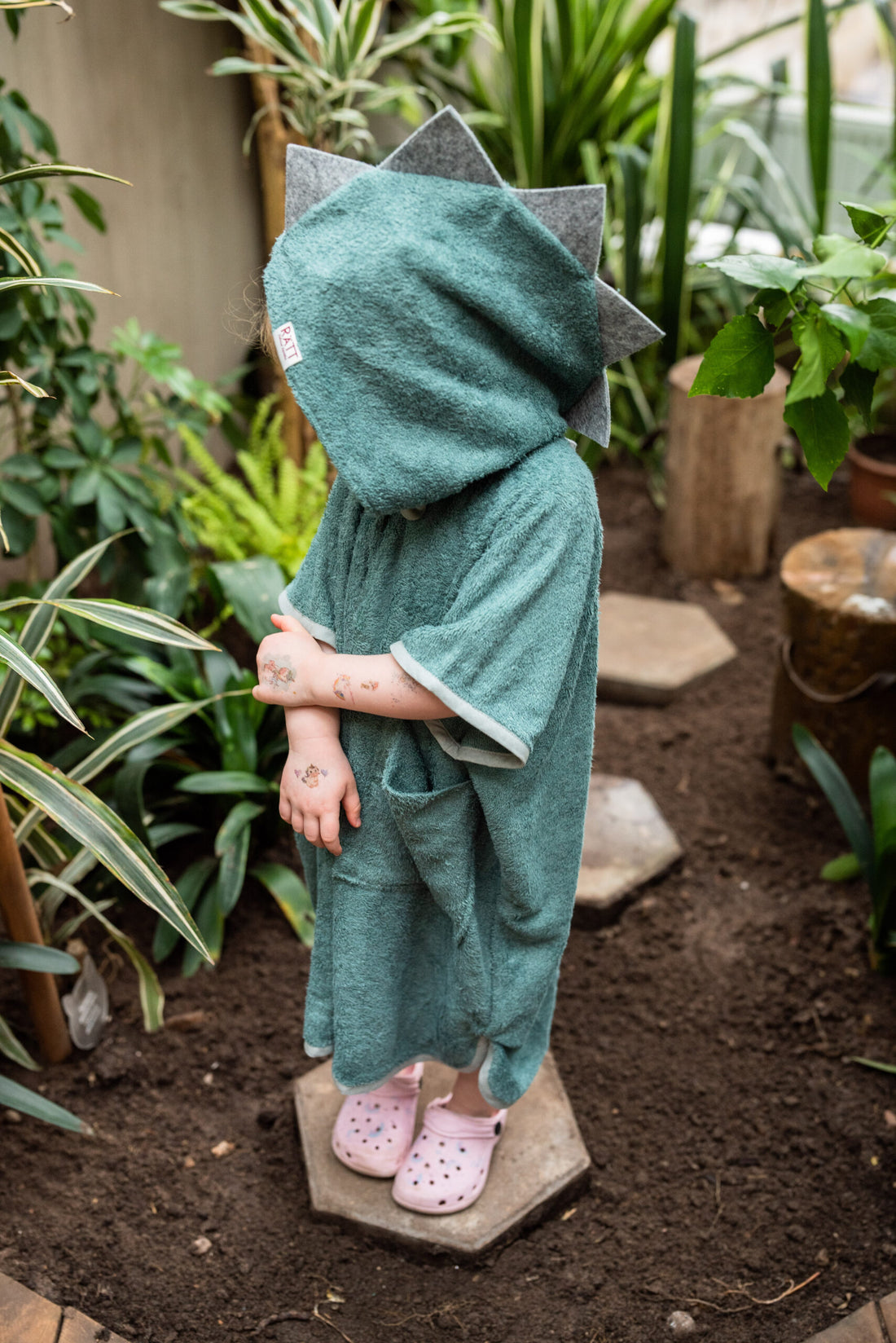 Kurzarm-Poncho DINOSAUR für Kinder, Größe 122-150 – Detailansicht 1